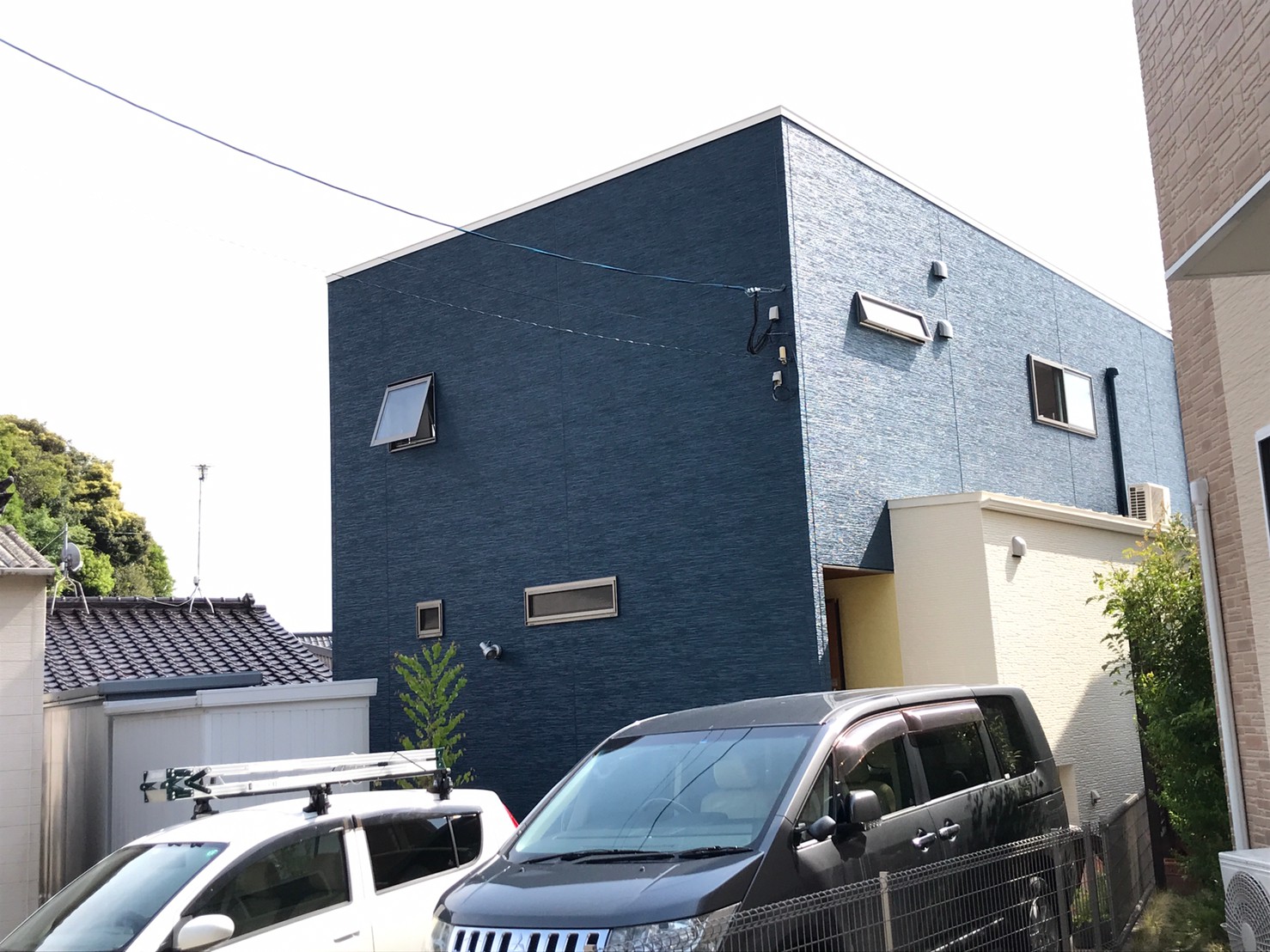 4/30完成です。福岡市東区松崎・M様邸　外壁塗装・屋根塗装工事