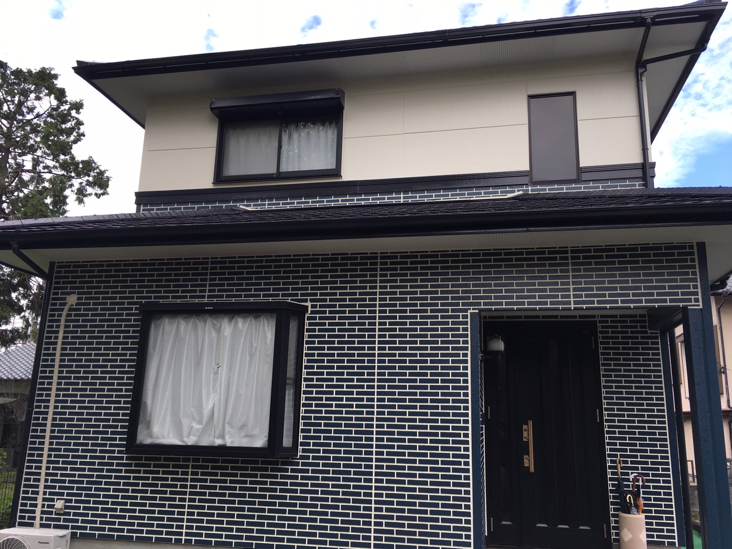 11/29完成です。太宰府市朱雀・M様邸　外壁塗装・屋根塗装工事