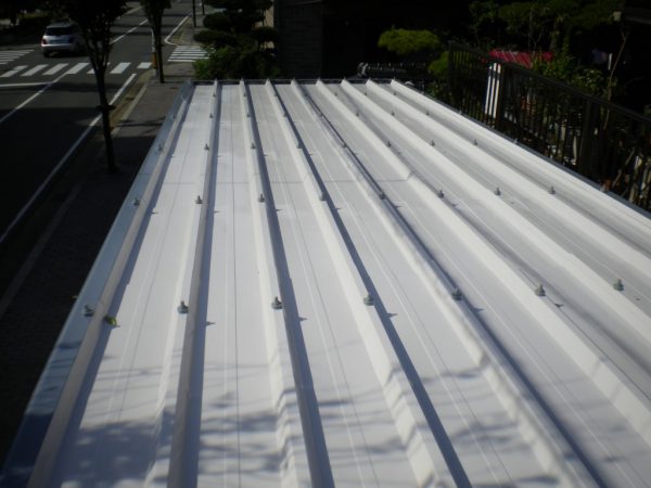 11/8完成です。Y様邸　車庫屋根塗装工事