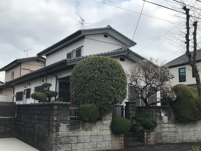 福岡県太宰府市都府楼南のH様邸で外壁の色あせと防水性低下に対応する外壁塗装工事を行いました。3月23日完成です。