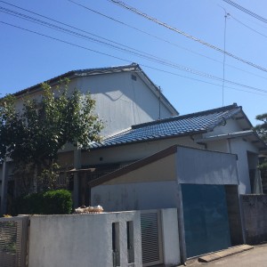 福岡県筑紫野市筑紫のN様邸で塗膜の色あせとシーリングの劣化を改善する外壁塗装工事を行いました。2月29日完成です。【HPより】