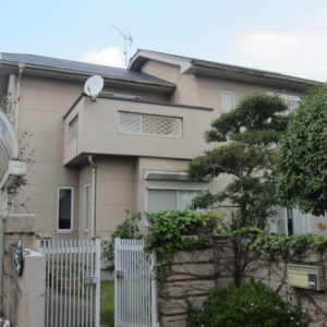 福岡県筑紫野市原のS様邸で防水性の低下に対応する外壁塗装と屋根塗装工事を行いました。1月31日完成です。【HPより】