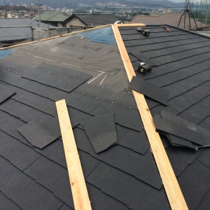 福岡県太宰府市青山のN様邸で雨漏りを改善する屋根葺き替え工事を行いました。2月9日完成です。【HPより】