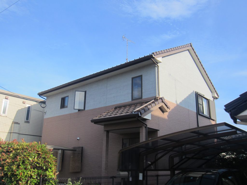 福岡県太宰府市国分のY様邸でチョーキング現象と色あせを改善する外壁塗装工事を行いました。7月30日完成です。【HPより】