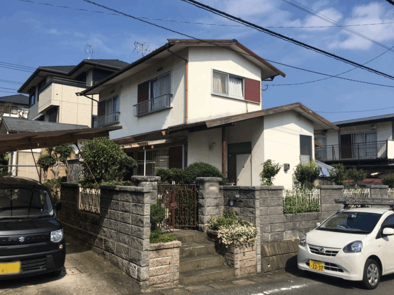 福岡県福岡市西区野方のT様邸で外壁の汚れと屋根の塗装の傷みを整える塗装工事を行いました。4月5日完成です。【チラシより】