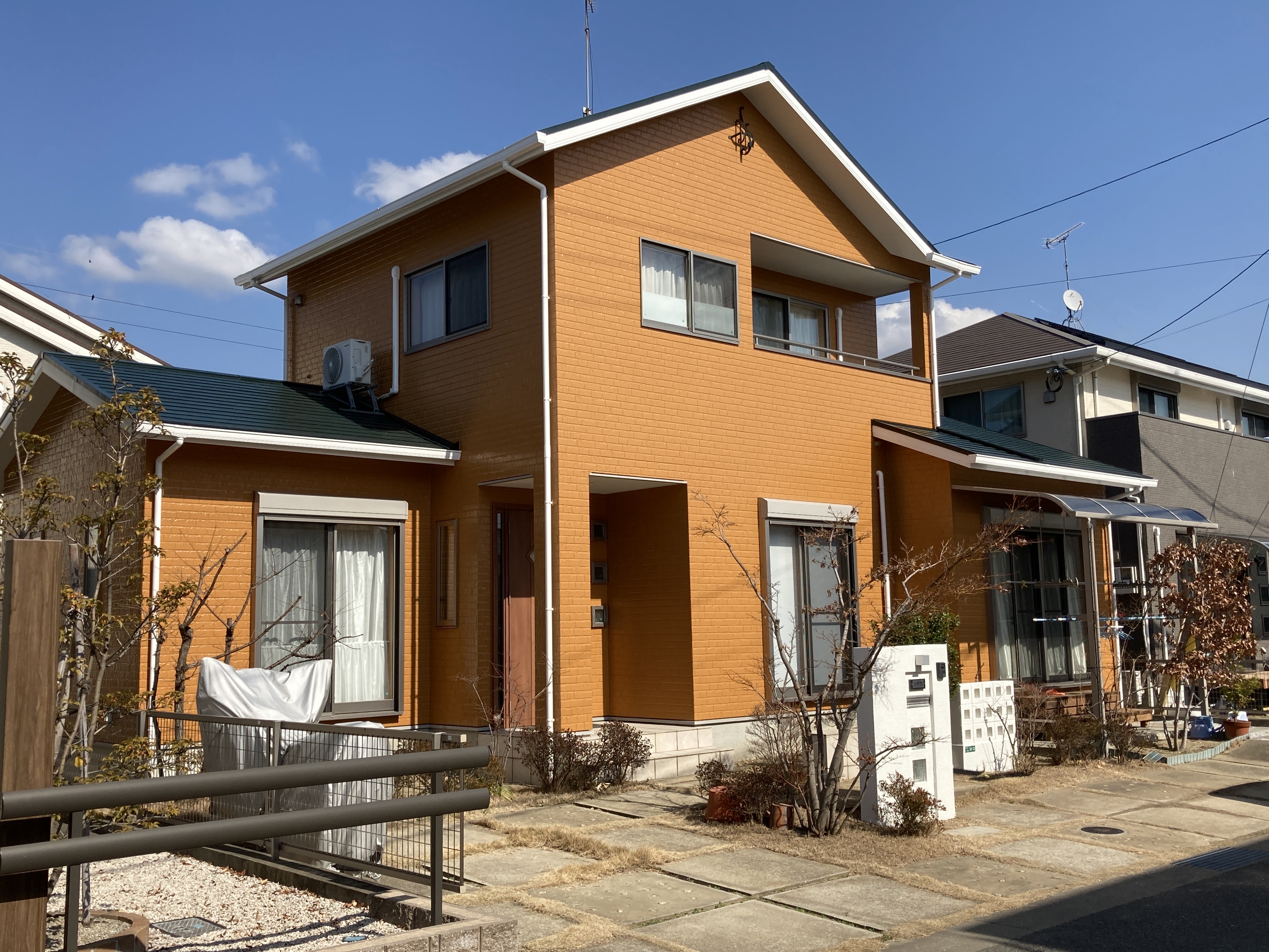 福岡県糟屋郡新宮町・O様邸　外壁塗装・屋根塗装工事　2/10完成です。
