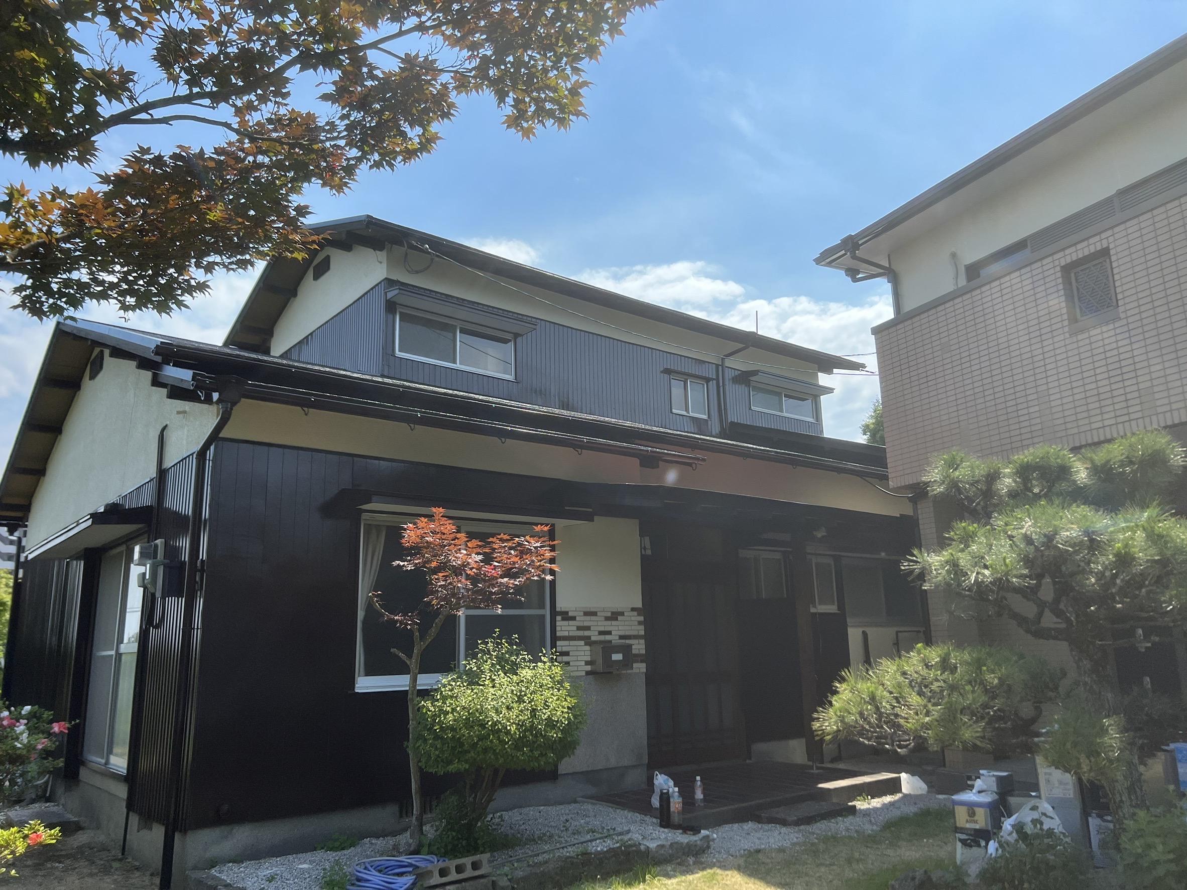 福岡県筑紫野市針摺東・N様邸　外壁塗装・屋根塗装工事　5/29完成です。