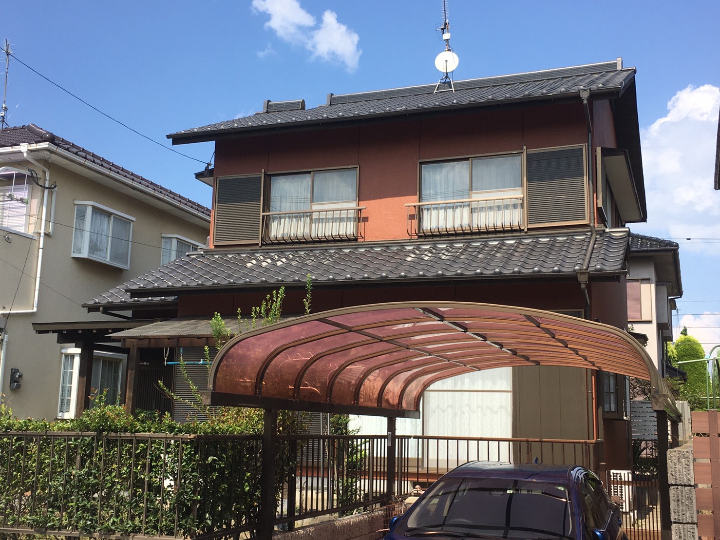 太陽光パネルが乗った屋根はどんな風に塗装するの？【太宰府市・小郡市にお住まいの方へ】
