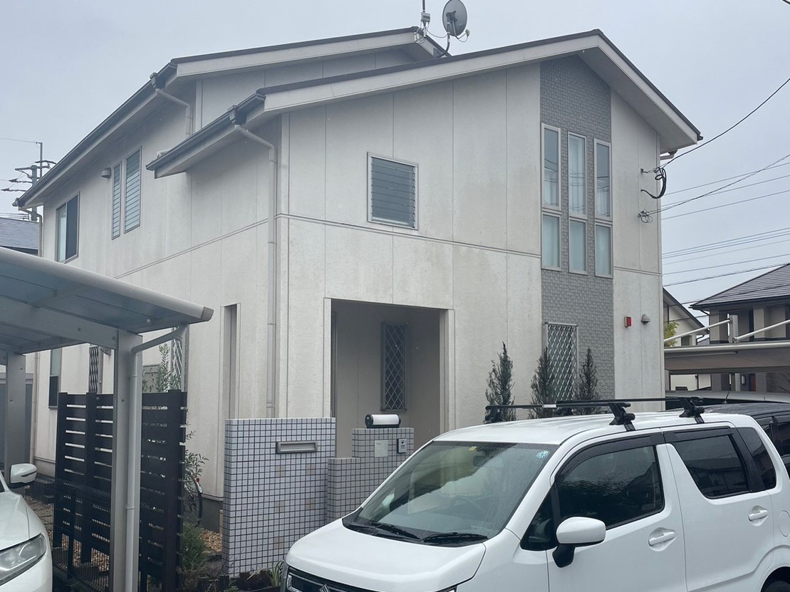 福岡県小郡市美鈴が丘・T様邸　外壁塗装・屋根塗装工事　4/7完成です。【ホームページより】