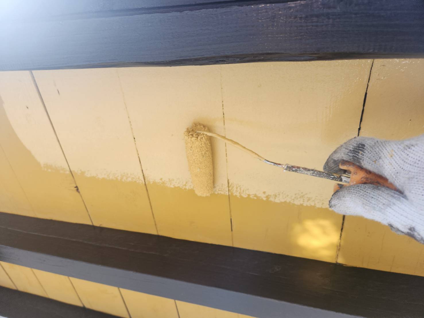 福岡県太宰府市高雄のM様邸で気になるチョーキングが発生している外壁をエシカルプロクールのフッ素塗料を使用して再塗装し、今後もさらに長持ちさせる施工を行っていきます。3/13着工です。【OB様より】