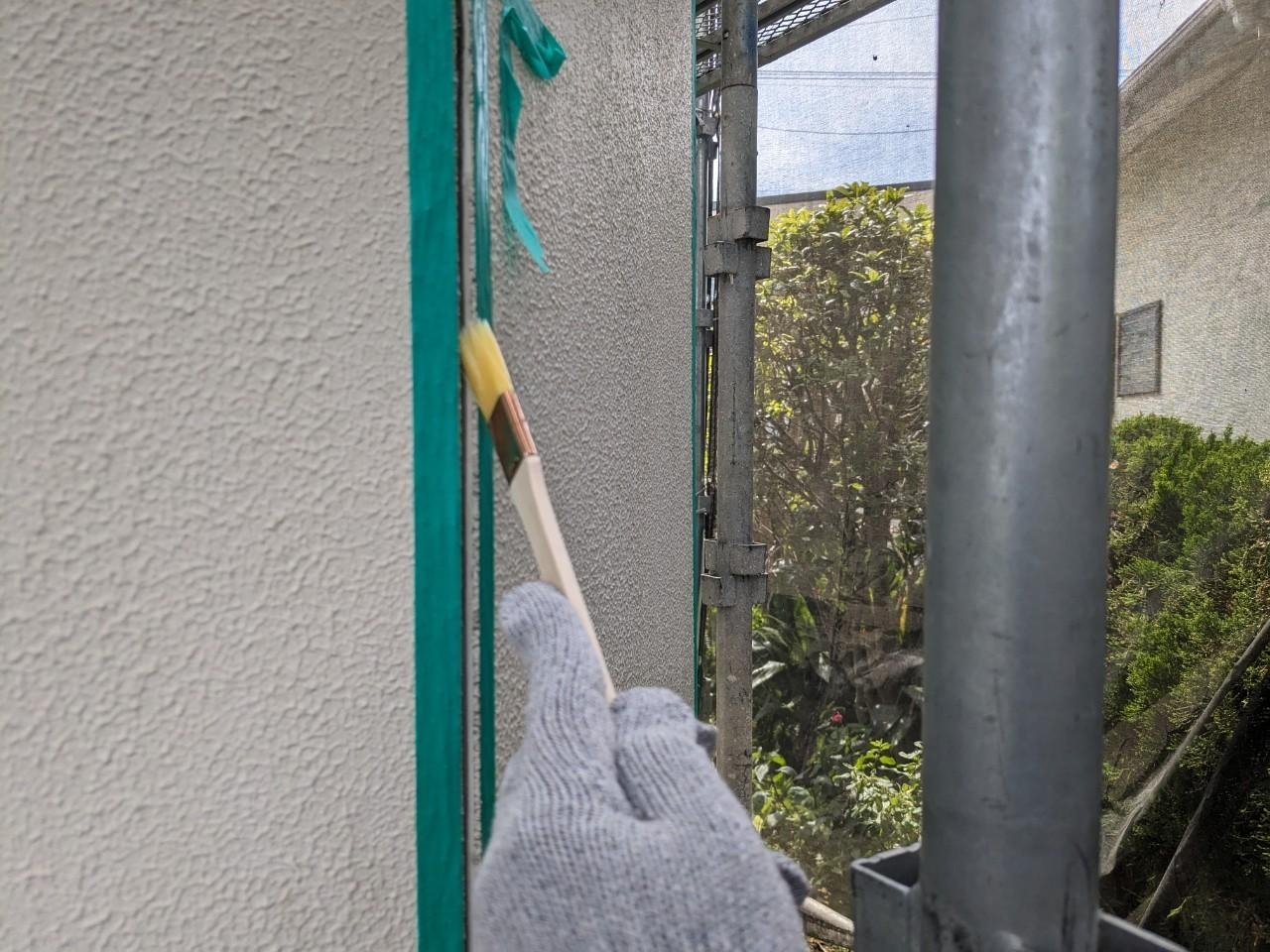 福岡県古賀市日吉のI様邸でサビを改善し進行を防いで色褪せた外壁と屋根を新築のように塗り替えました。6/5完成です。【HPより】