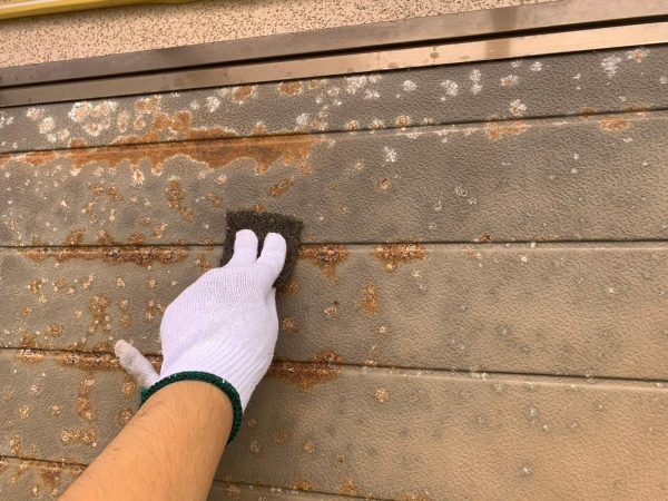 福岡県福岡市東区香住ケ丘のデイサービス・鍼医院様でコケや剥がれなど様々な症状を起こしている外壁・屋根の塗り替え工事を行いました。6/20完成です。【HPより】