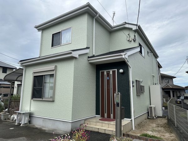 福岡県朝倉郡筑前町石櫃のI様邸で外壁に水性ピュアピュアシリコン、屋根にエシカルプロクールSIを使用した塗装工事を行いました。8/28完成です。【HPより】福岡県朝倉郡筑前町石櫃のI様邸で外壁に水性ピュアピュアシリコン、屋根にエシカルプロクールSIを使用した塗装工事を行いました。8/28完成です。【HPより】