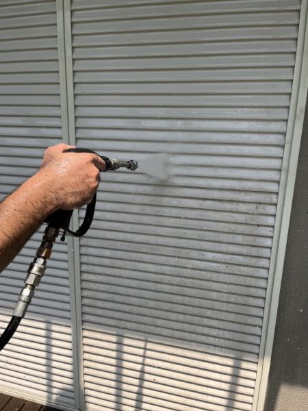 福岡県筑紫野市光が丘のN様邸で屋根にエシカルプロクールF、外壁にピュアピュアシリコンを使用した塗装工事を行いました。9/6完成です。【チラシより】