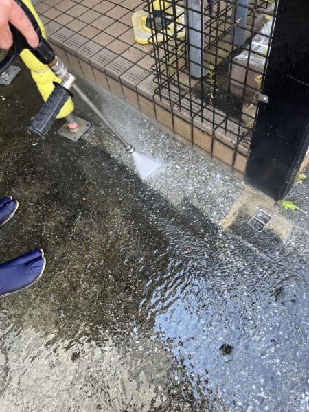 福岡県筑紫野市光が丘のN様邸で屋根にエシカルプロクールF、外壁にピュアピュアシリコンを使用した塗装工事を行いました。9/6完成です。【チラシより】