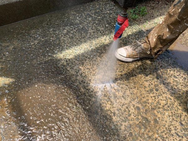 福岡県古賀市千鳥のU様邸で劣化が進み剥がれや色褪せが起きている外壁と屋根の塗装を行いました。8/10完成です。【HPより】