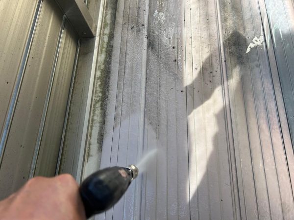 福岡県古賀市筵内のO様邸で経年劣化により防水性が低下した外壁と屋根の塗装工事を行いました。10/9完成です。【HPより】