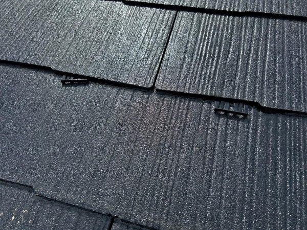 福岡県古賀市筵内のO様邸で経年劣化により防水性が低下した外壁と屋根の塗装工事を行いました。10/9完成です。【HPより】