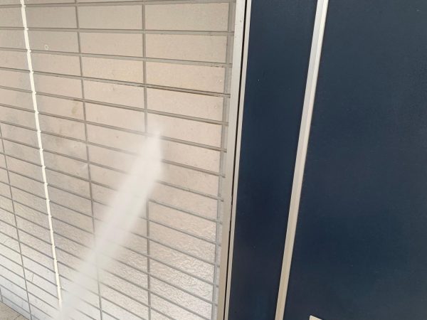 福岡県福岡市東区多々良のRアパート様で進行する劣化・色褪せが目立つ外壁と屋根の塗装工事を行いました。10/28完成です。【HPより】