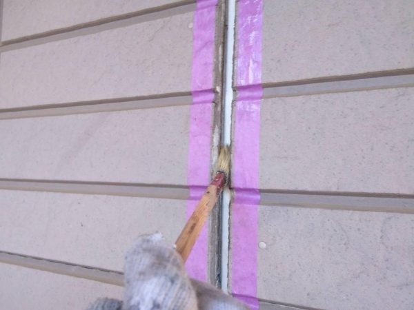 福岡県福岡市東区多々良のRアパート様で進行する劣化・色褪せが目立つ外壁と屋根の塗装工事を行いました。10/28完成です。【HPより】