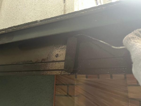 福岡県福岡市東区香椎のS様邸で色褪せ・剥がれを改善し美観と耐久性を回復させる屋根と外壁の劣化補修塗装と樋取り換え工事を行いました。11/11完成です。【HPより】