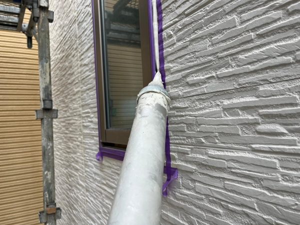 福岡県福岡市東区舞松原のM様邸で劣化が進みひび割れや色褪せが目立つ外壁と屋根の美観と耐久性を改善させる塗装工事と外壁張替工事を行いました。10/28完成です。【HPより】