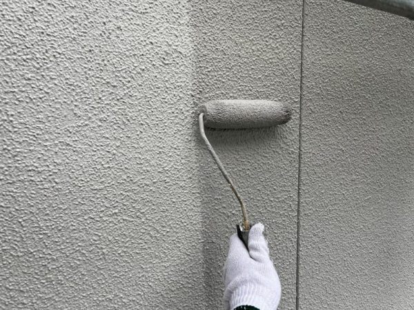 福岡県福岡市東区香椎のS様邸で色褪せ・剥がれを改善し美観と耐久性を回復させる屋根と外壁の劣化補修塗装と樋取り換え工事を行いました。11/11完成です。【HPより】