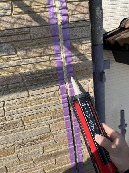 福岡県小郡市美鈴が丘のI様邸でタテイルαを使用した外壁塗装工事を行っています。10/29着工です。【HPより】