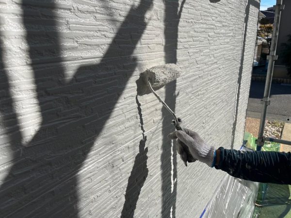 福岡県福岡市東区舞松原のM様邸で劣化が進みひび割れや色褪せが目立つ外壁と屋根の美観と耐久性を改善させる塗装工事と外壁張替工事を行いました。10/28完成です。【HPより】