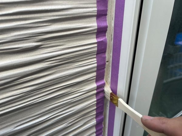 福岡県福岡市東区香住ケ丘のO様邸で劣化による色褪せやひび割れを修復し、美しさと耐久性を回復させる屋根・外壁の塗装工事を行いました。11/27完成です。【HPより】