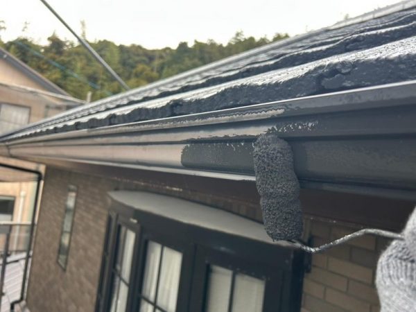 福岡県古賀市舞の里のN様邸で外壁ひび割れ・雨樋詰まりを徹底改善！屋根・外壁塗装と補修工事で安心できる住まいづくりを行いました。12/25完成です。【HPより】