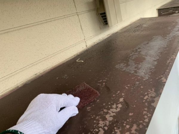 福岡県北九州市小倉北区のY様邸で外壁の色褪せやヒビ割れを補修し、耐久性と美観を取り戻す塗装工事を行いました。12/5完成です。【HPより】