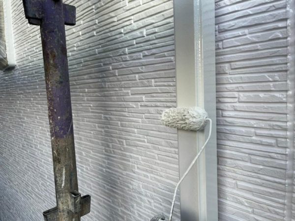 福岡県古賀市日吉のK様邸で外壁シーリング劣化と汚れを改善！丁寧な外壁塗装と防水処理で耐久性アップの工事を行いました。12/21完成です。【HPより】