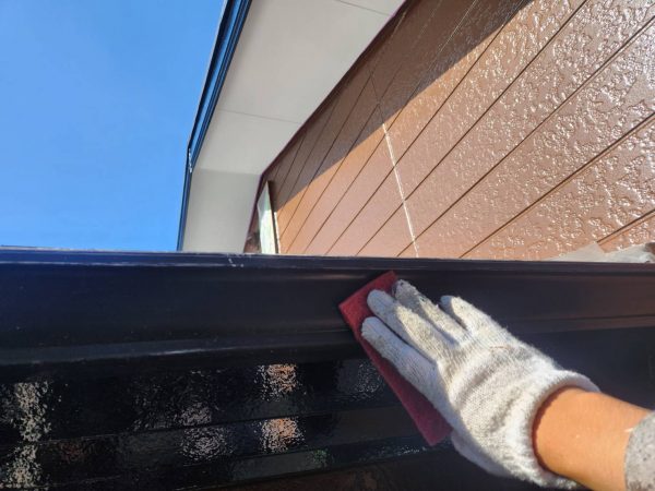 福岡県筑紫野市天拝坂のN様邸でエシカルプロクールFを使用した屋根・外壁塗装工事を行っています。11/14着工です。【OB様より】