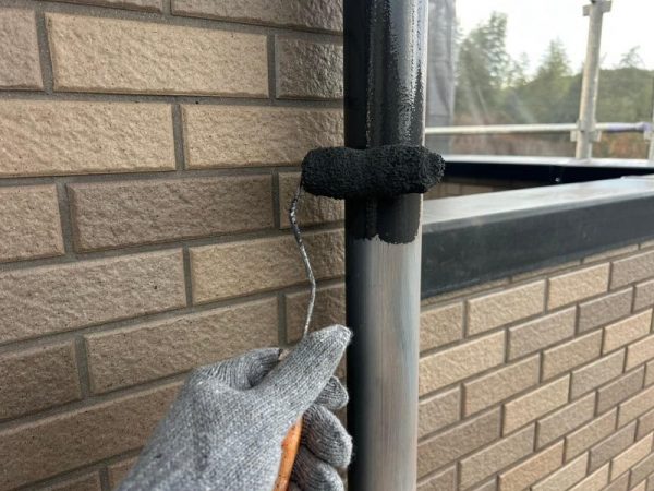 福岡県古賀市舞の里のN様邸で外壁ひび割れ・雨樋詰まりを徹底改善！屋根・外壁塗装と補修工事で安心できる住まいづくりを行いました。12/25完成です。【HPより】