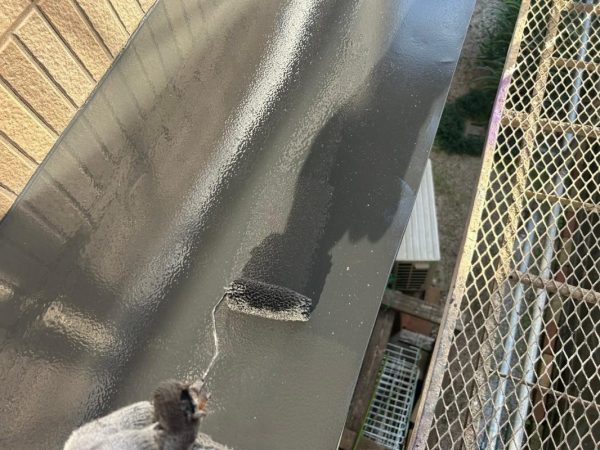 福岡県古賀市舞の里のN様邸で外壁ひび割れ・雨樋詰まりを徹底改善！屋根・外壁塗装と補修工事で安心できる住まいづくりを行いました。12/25完成です。【HPより】