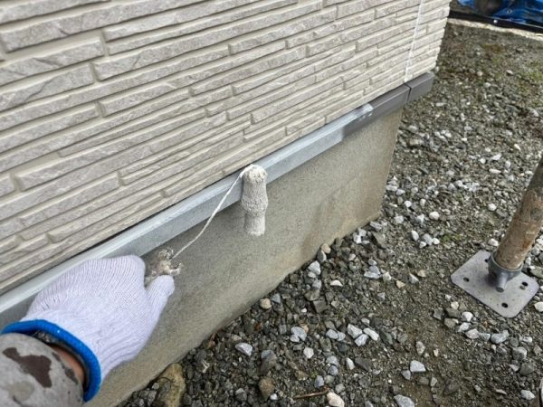 福岡県古賀市日吉のK様邸で外壁シーリング劣化と汚れを改善！丁寧な外壁塗装と防水処理で耐久性アップの工事を行いました。12/21完成です。【HPより】