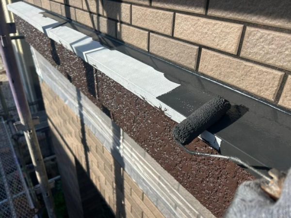 福岡県古賀市舞の里のN様邸で外壁ひび割れ・雨樋詰まりを徹底改善！屋根・外壁塗装と補修工事で安心できる住まいづくりを行いました。12/25完成です。【HPより】