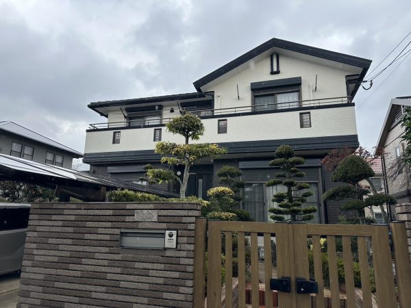 福岡県小郡市希みが丘のN様邸でピュアピュアシリコンSIを使用した外壁塗装工事を行いました。12/21完成です。【HPより】