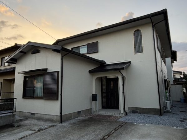 福岡県太宰府市青山のN様邸で外壁の美観と耐久性を守る塗装工事を行いました！12/12完成です。【HPより】