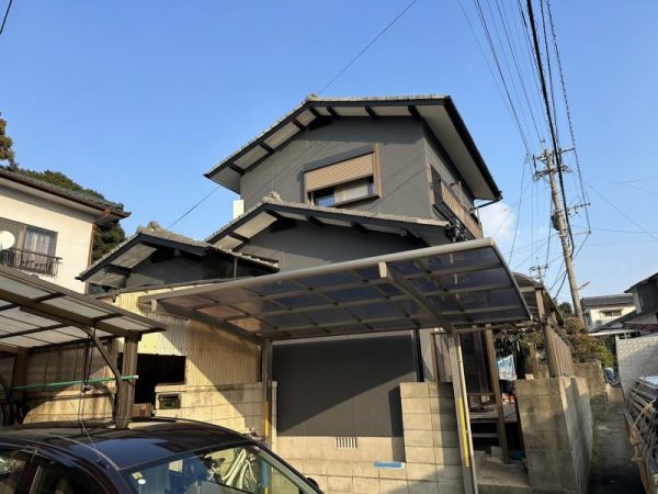 福岡県太宰府市国分のM様邸でナノコンポジットW・SIを使用した外壁塗装工事を行いました。12/26完成です。【チラシより】