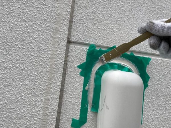 福岡県福岡市東区土井の店舗で屋根の錆びや外壁のひび割れを修繕！美観と耐久性を取り戻す塗装工事を行いました。12/6完成です。【HPより】