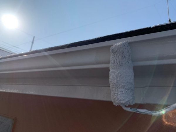 福岡県糟屋郡須恵町旅石のK様邸で外壁ひび割れと屋根退色を改善！高耐久塗装で美観と安心を実現する塗装工事を行いました。12/9完成です。【HPより】