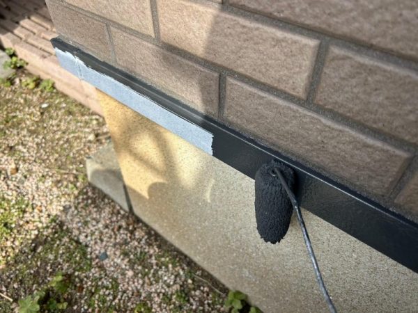 福岡県古賀市舞の里のN様邸で外壁ひび割れ・雨樋詰まりを徹底改善！屋根・外壁塗装と補修工事で安心できる住まいづくりを行いました。12/25完成です。【HPより】