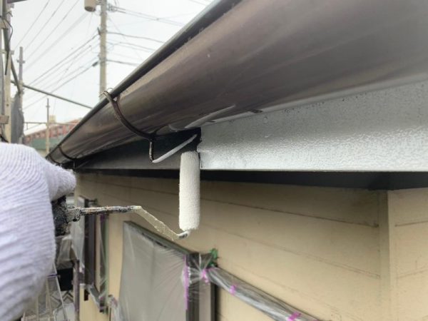 福岡県北九州市小倉北区のY様邸で外壁の色褪せやヒビ割れを補修し、耐久性と美観を取り戻す塗装工事を行いました。12/5完成です。【HPより】