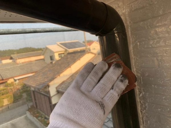福岡県糟屋郡新宮町緑ケ浜のN様邸で外壁のチョーキング現象と屋根の色褪せを改善！耐久性と美観を取り戻す塗装工事を行いました！1/31完成です。【HPより】