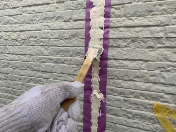 福岡県糟屋郡新宮町緑ケ浜のN様邸で外壁のチョーキング現象と屋根の色褪せを改善！耐久性と美観を取り戻す塗装工事を行いました！1/31完成です。【HPより】