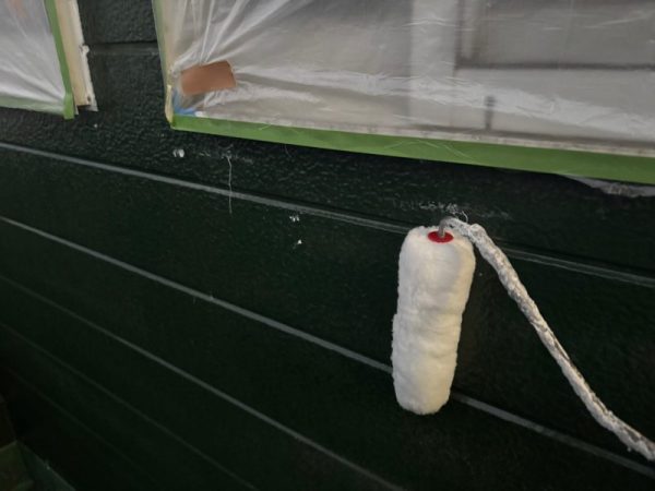 福岡県福岡市博多区相生町のI様アパート外壁で発生した錆び・チョーキングを解決し、美観と耐久性を復活させる塗装工事を行っています。1/6着工です。【HPより】