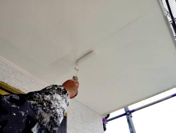 福岡県糟屋郡新宮町緑ケ浜のN様邸で外壁のチョーキング現象と屋根の色褪せを改善！耐久性と美観を取り戻す塗装工事を行いました！1/31完成です。【HPより】