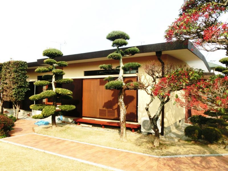 福岡県太宰府市通古賀のＢ様邸で屋上の防水劣化と外壁の色あせに対応した高圧洗浄と外壁塗装、防水塗料での屋上塗装工事を行いました。1/16完成です。【HPより】